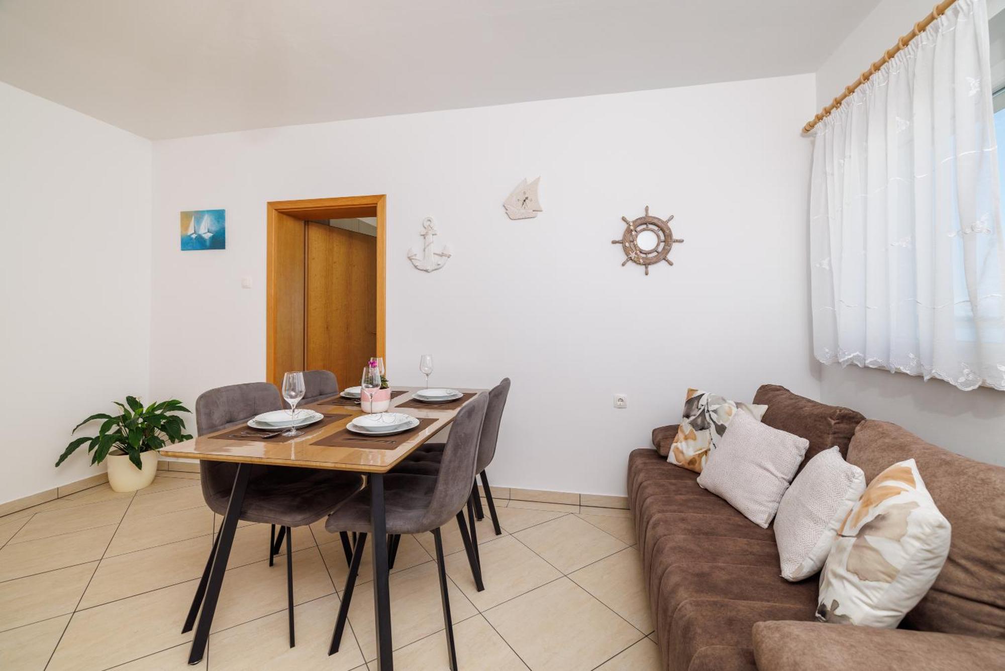 Apartments Maja Dramalj Bagian luar foto