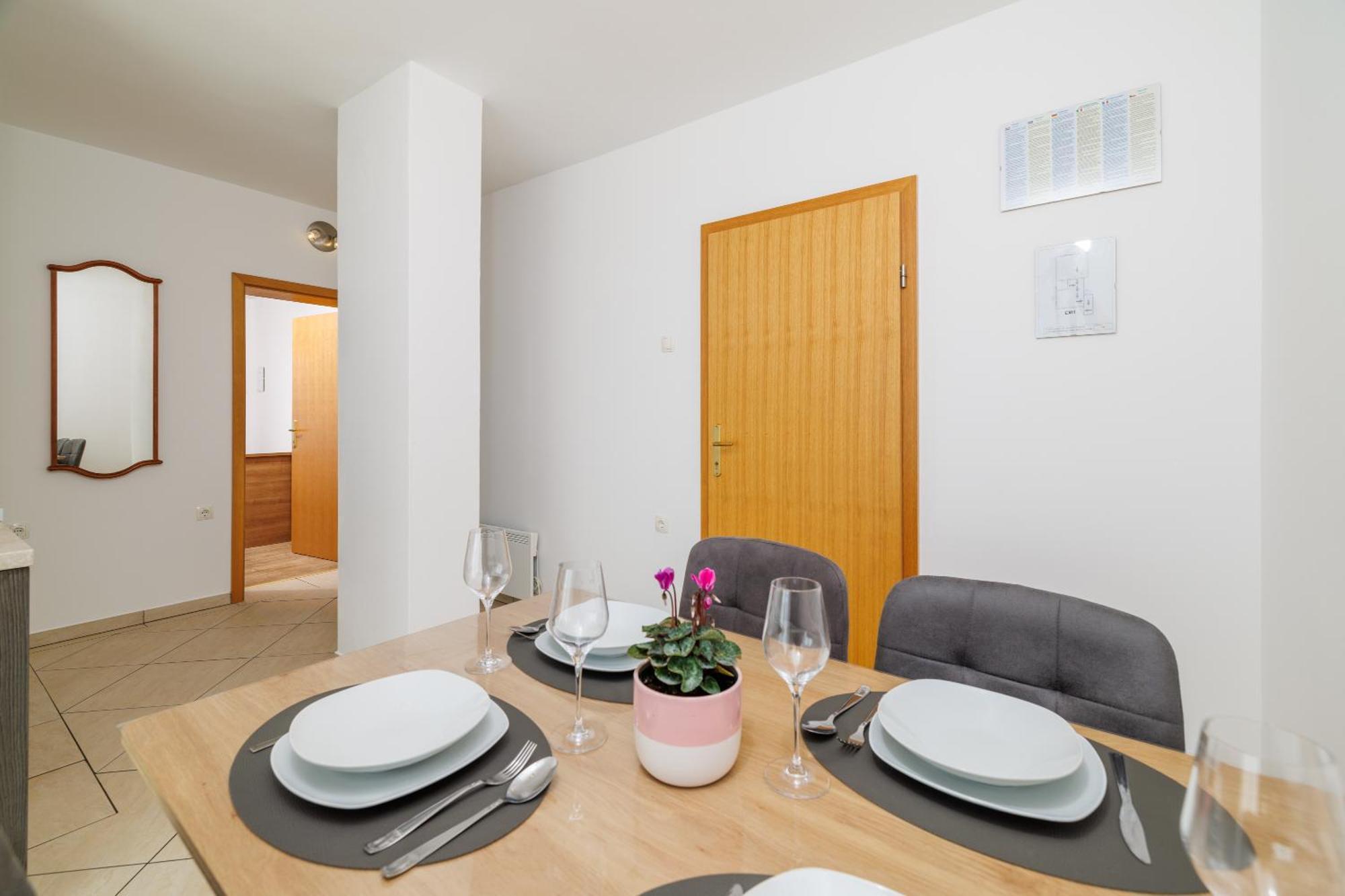 Apartments Maja Dramalj Bagian luar foto